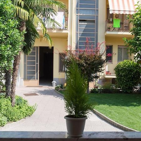 At Home 128 : Little Garden In The City Турин Екстер'єр фото