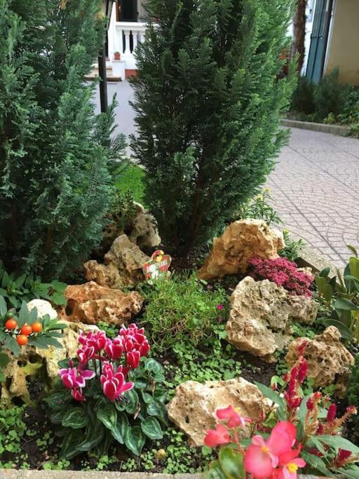 At Home 128 : Little Garden In The City Турин Екстер'єр фото